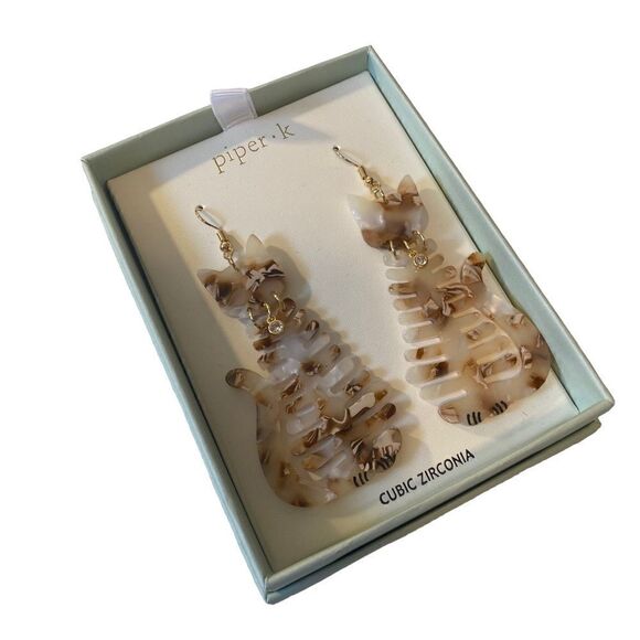 Piper k Acrylic Long Drop Tabby Cat Earrings. Adorable! - Picture 2 of 6